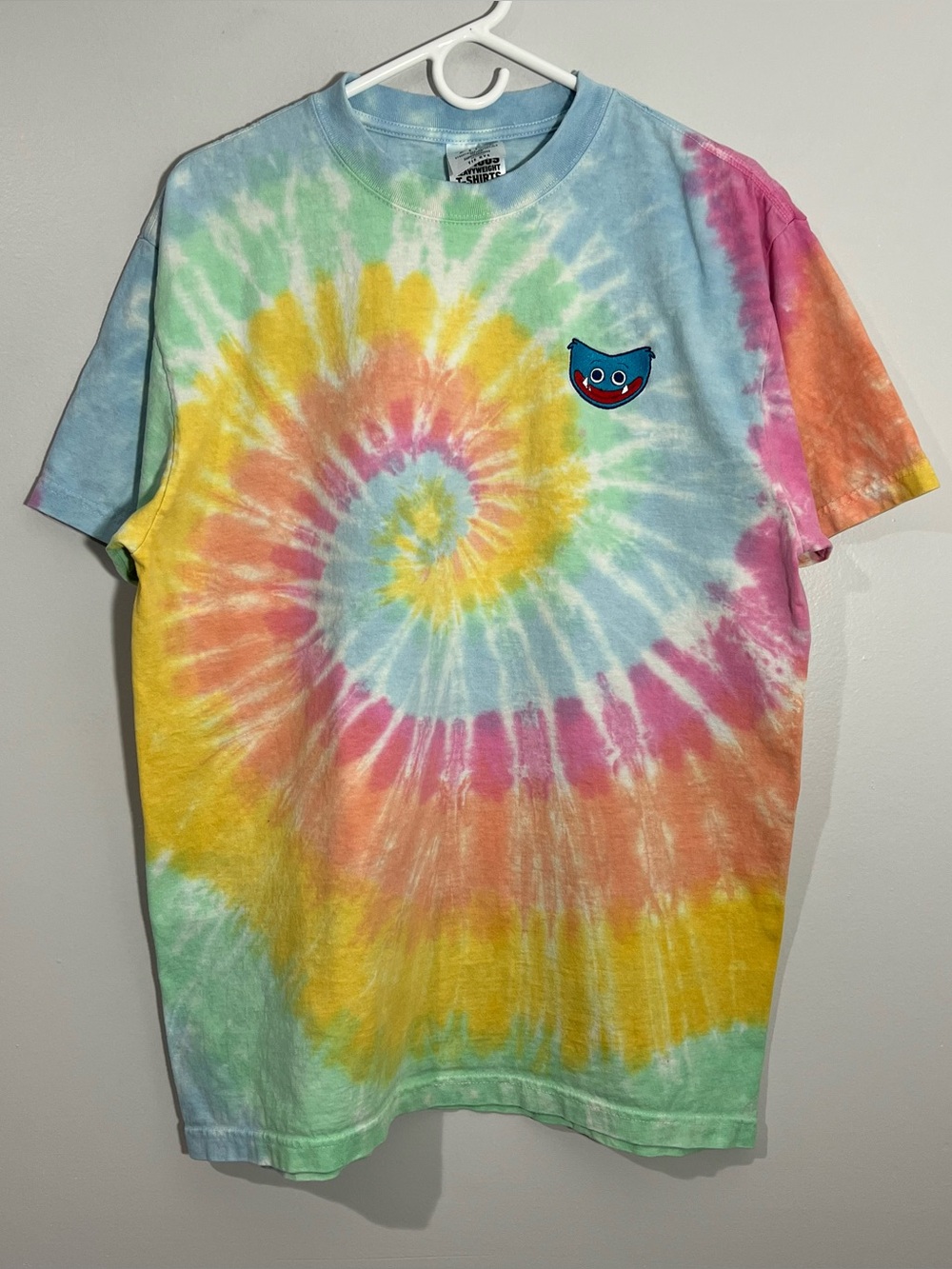 Shaka Wear Poppys Playtime Huggy Wuggy Tie Dye Short Sleeve T-Shirt Mens Medium